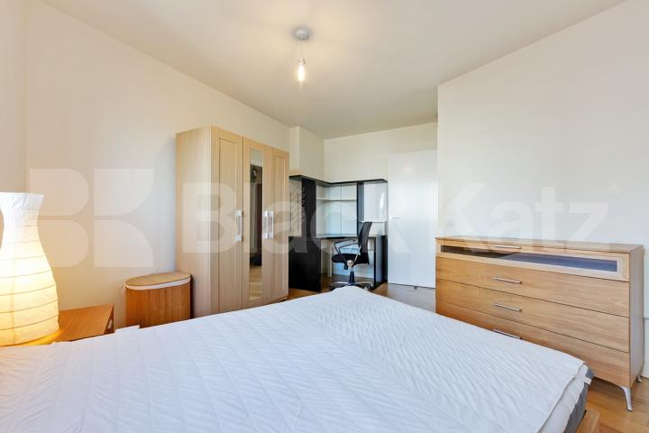 Offering 60 Sq.Mts of living & entraining space, concierge service & inclusive   South Central East, Steedman Street, Elephant and Castle